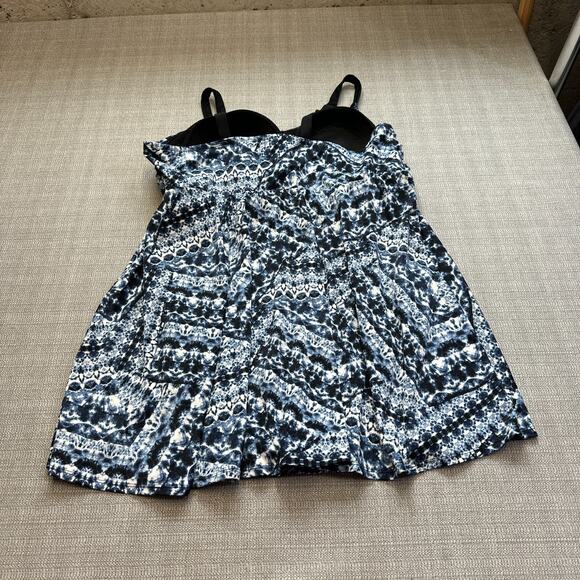 Catherines Swimsuit size 22W Blue‎ Built In Bra One Piece Skirt Pool Beach - Picture 5 of 10